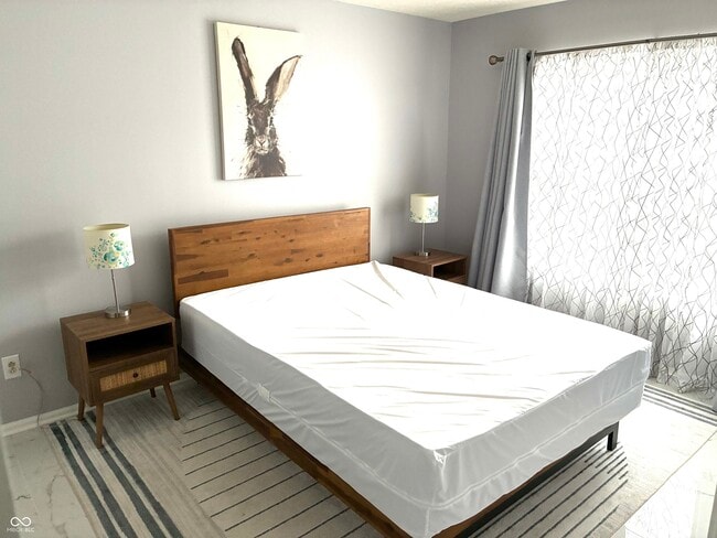 Building Photo - 328 W Main St