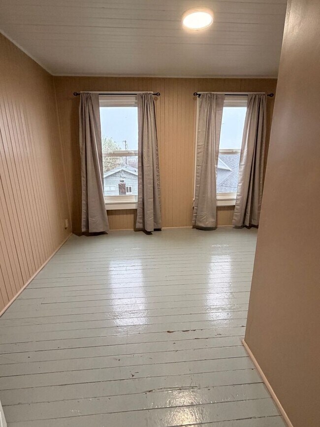 Building Photo - 3356/3372/3376 Franklin Ave.