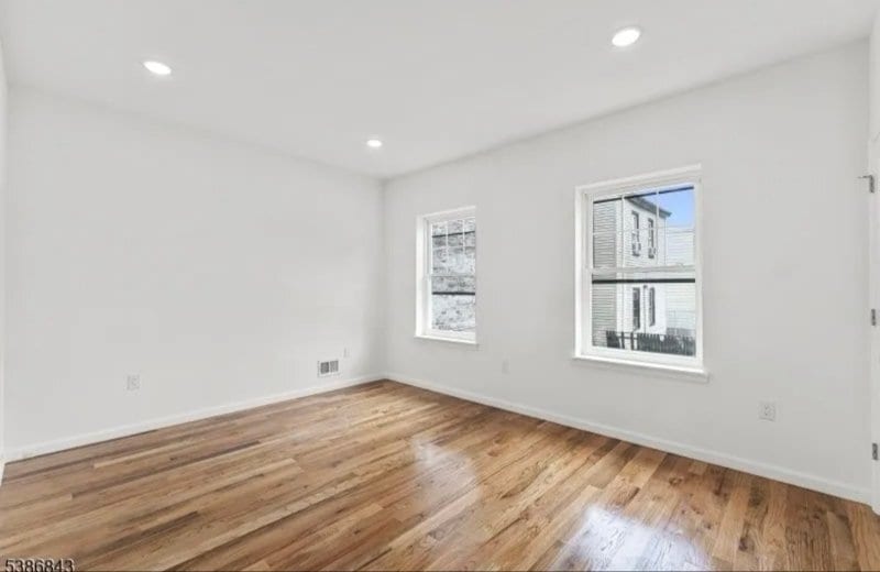 Building Photo - 121 Osborne Terrace