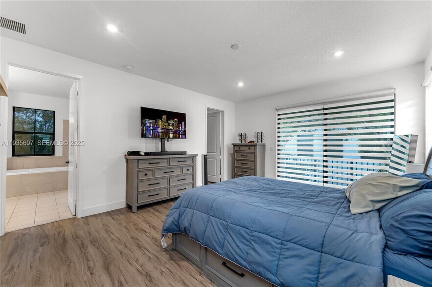 Building Photo - 9881 W 34th Ave