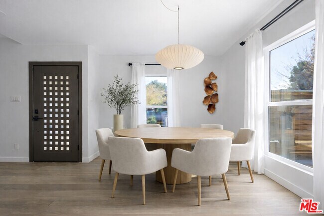 Building Photo - 4837 Gentry Ave