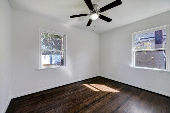 Building Photo - 2534 Roy Cir
