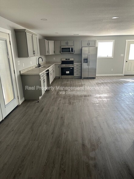 Building Photo - 12588 Kentucky Rd