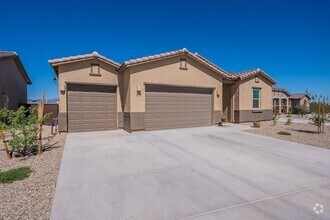 Building Photo - Bright & Spacious 4-Bed Home with 3-Car Ga...