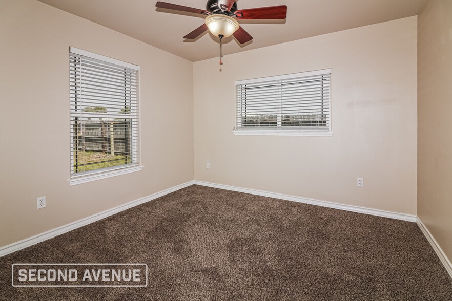 Building Photo - 6701 Newman Dr