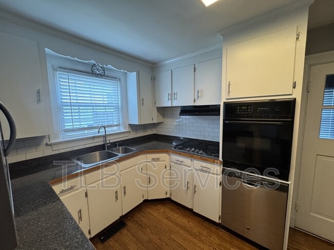 Building Photo - 310 Yeardley Ave