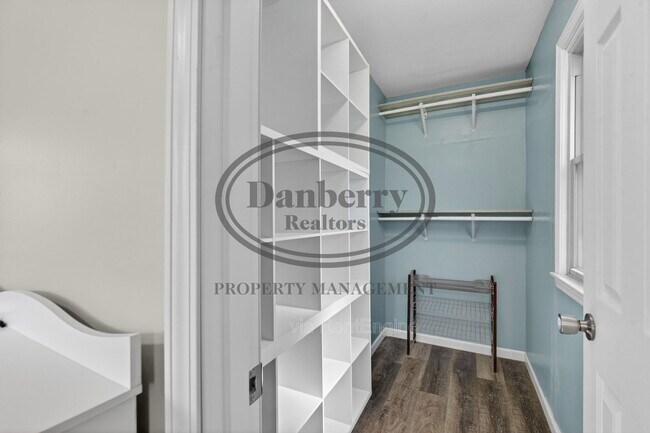 Building Photo - 3018 Gleneagle Dr