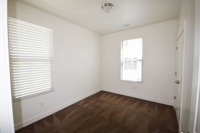 Building Photo - 4517 Daybreak Rim Way