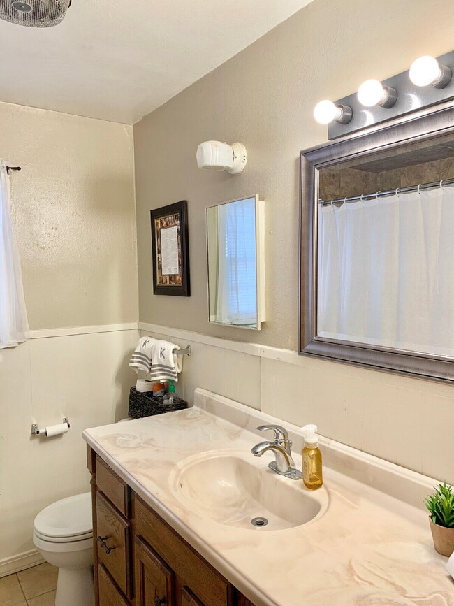 Building Photo - 4206 45th St