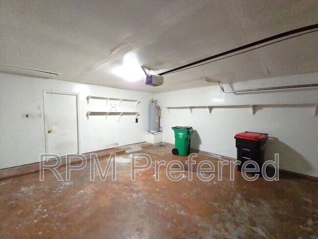 Building Photo - 8111 Sanford St