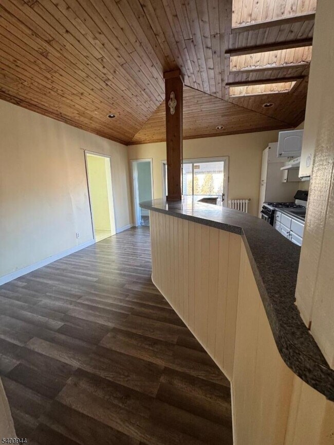 Building Photo - 1141 Louisa St