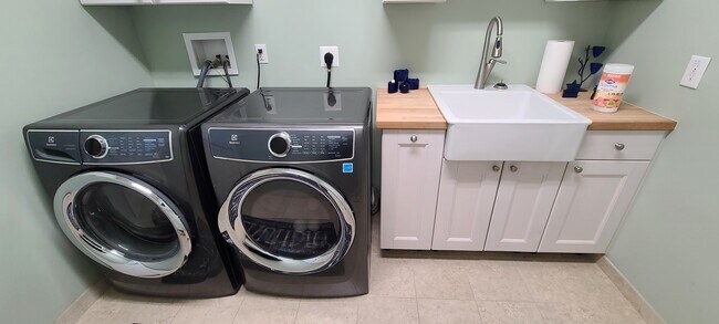 Building Photo - 112 Wilder Wy