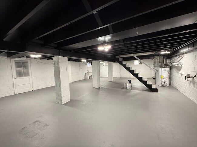 Building Photo - 36 Collins Ln