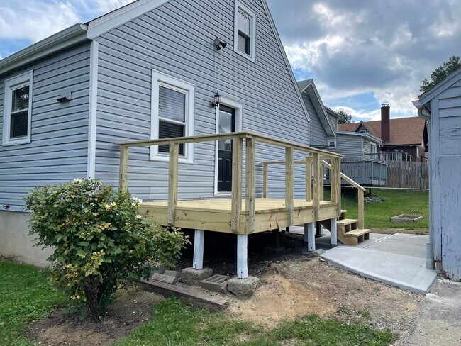 New deck - 6632 Britton Ave