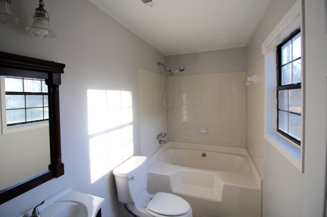 Building Photo - 4991 Sugar Creek Dr