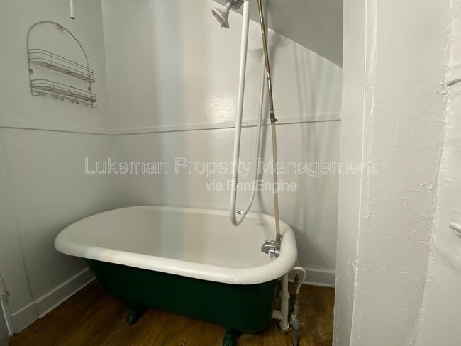 Building Photo - 1020 W Kalamazoo Ave