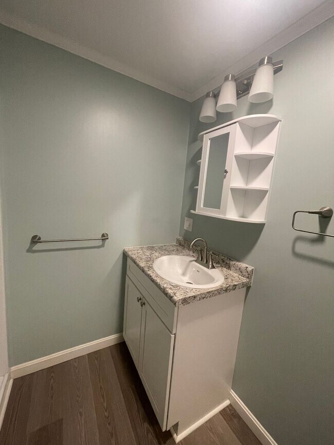 Building Photo - 3 Hanson Ridge Rd