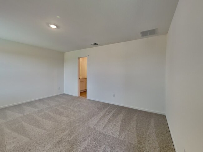 Building Photo - 3707 Longleaf Dr