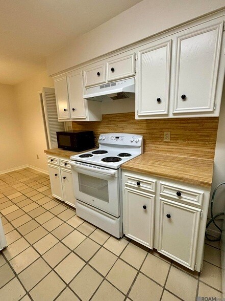 Building Photo - 5416 Heatherstone Dr