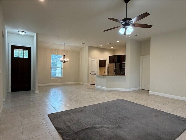 Building Photo - 206 Fairway Cir