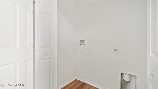 Building Photo - 494 Paigo St SE