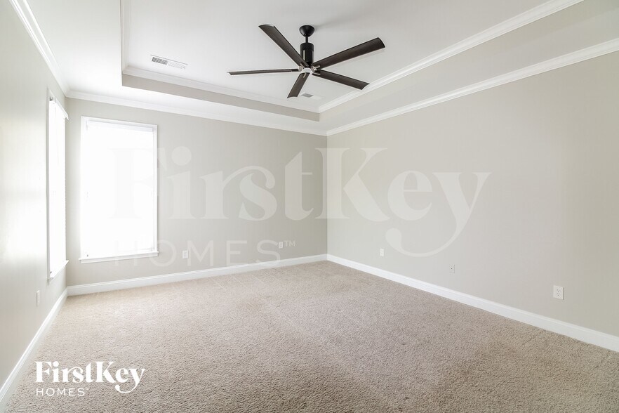 Building Photo - 8485 Farley Ave