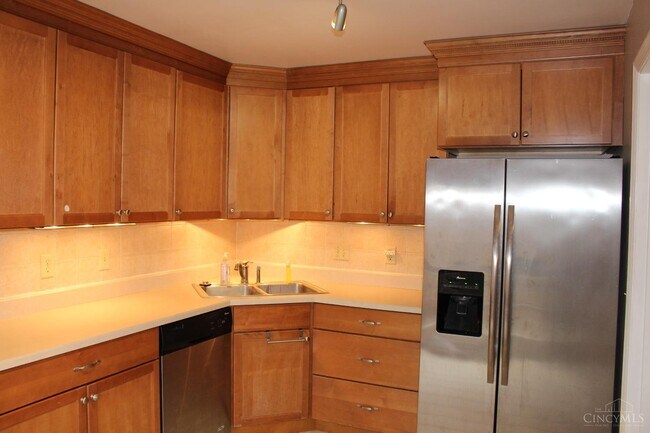 Building Photo - 9156 Dominion Cir