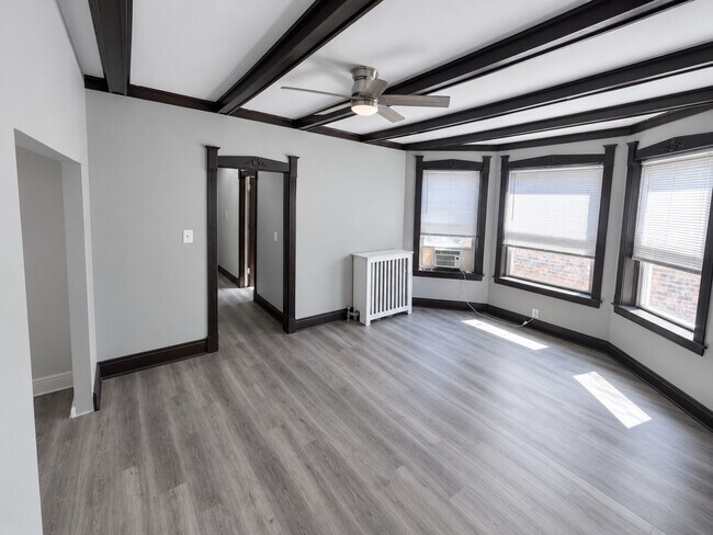 Building Photo - 6362 S Greenwood Ave