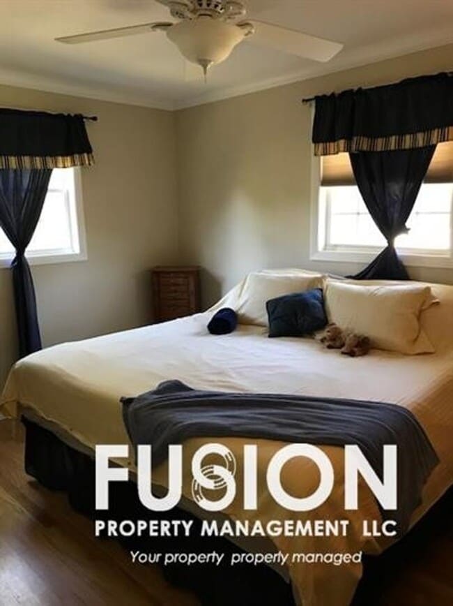 Building Photo - Spacious 3-Bedroom Home with POOL, Garage & Fenced Yard – New North End