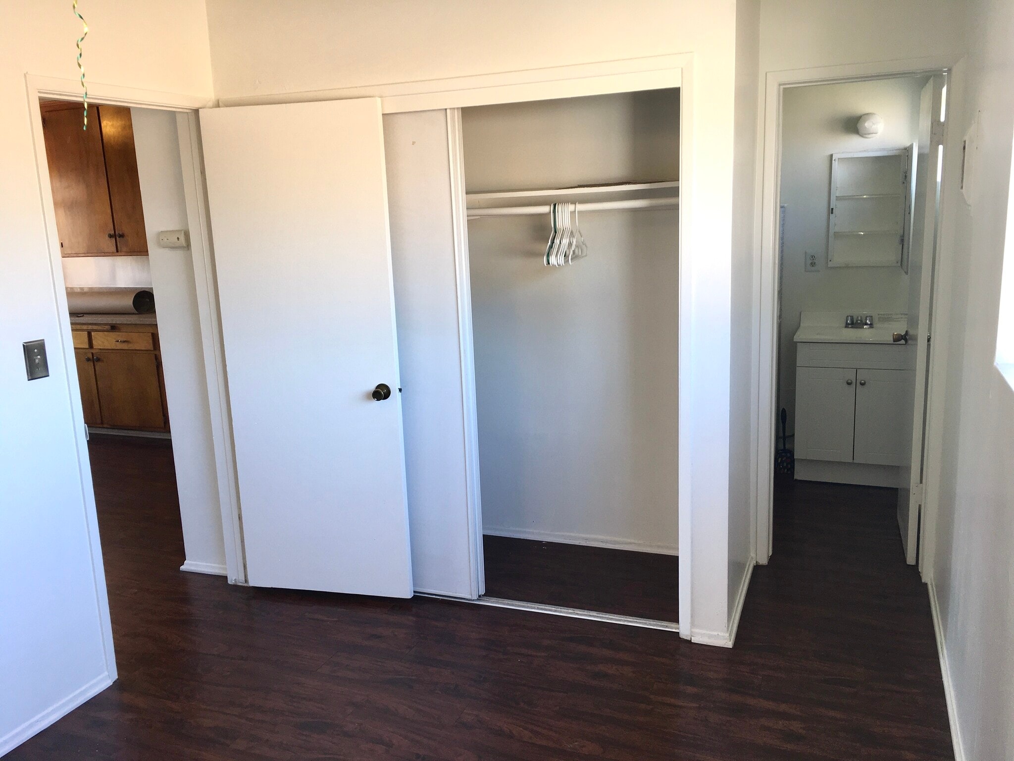 Building Photo - 1129 E Maple St