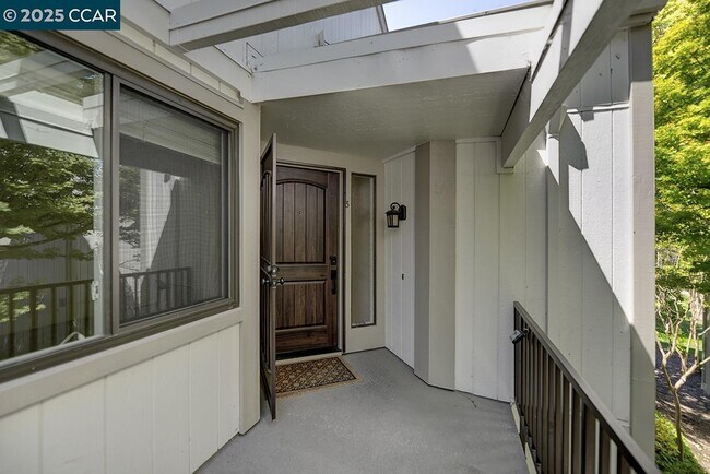 Building Photo - 3377 Rossmoor Pkwy