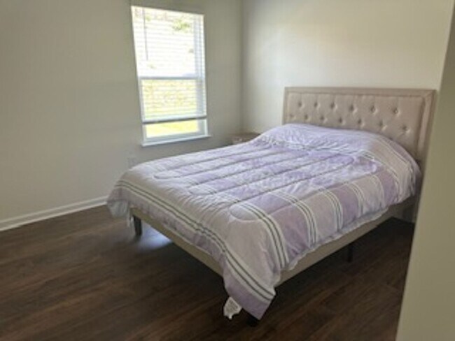 Building Photo - Knoxville 37932 - FULLY FURNISHED $3,300.0...