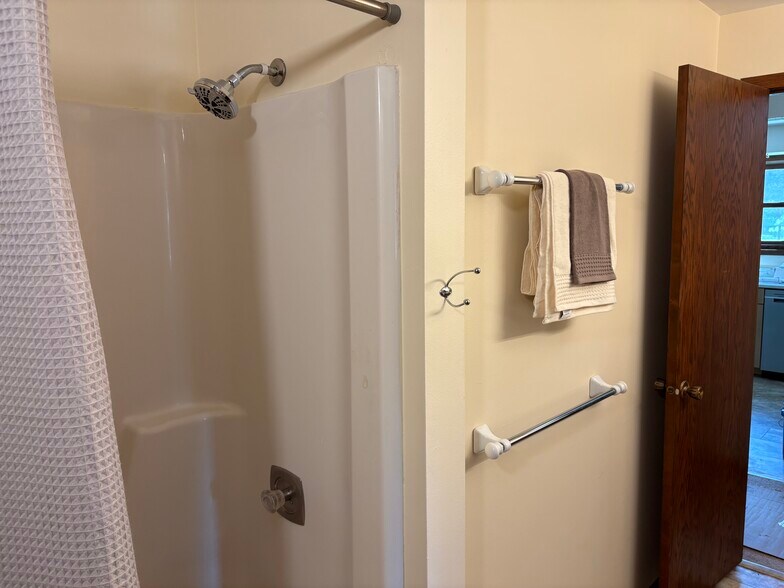 Bathroom-2 - 2033 Greenwood Dr