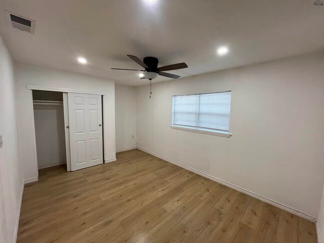 Building Photo - 2908 Cunningham Dr