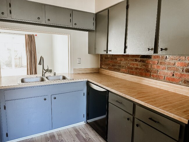 Building Photo - 8317 Kingsgate Rd