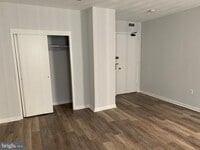 Building Photo - 135 S 19th St