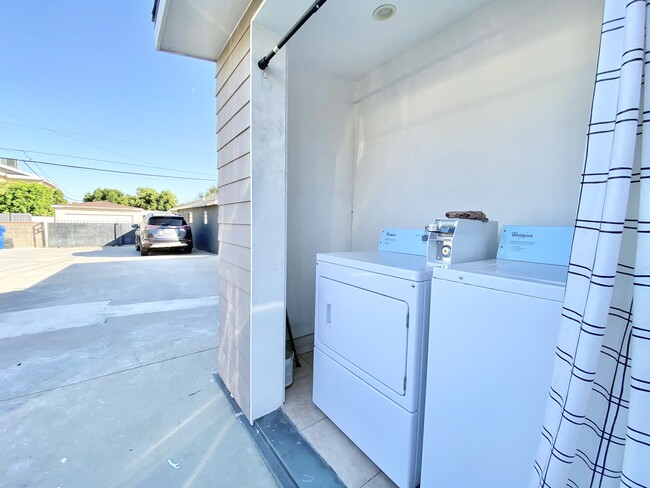 Building Photo - 13644 Terra Bella St Arleta, CA 91331
