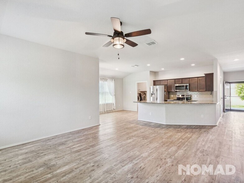 Building Photo - 536 Long Leaf Dr