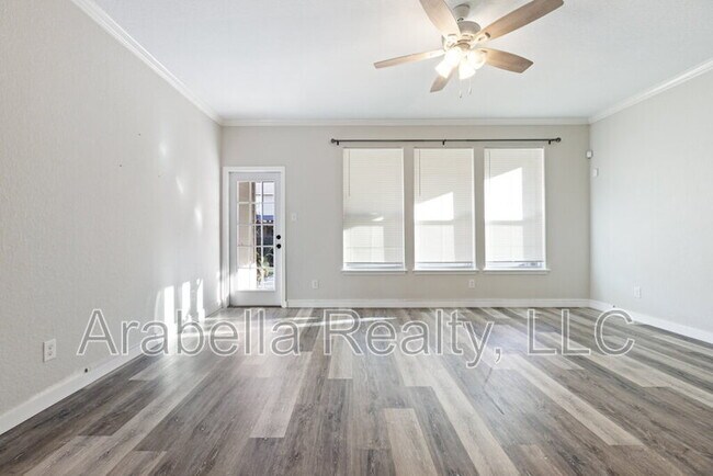 Building Photo - 208 Dove Run