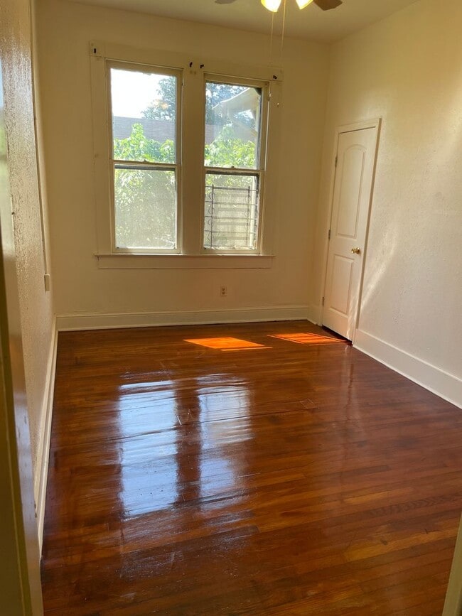 Building Photo - 4 Bed 2 Bath Rental