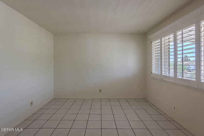 Building Photo - 2125 Pacheco Dr