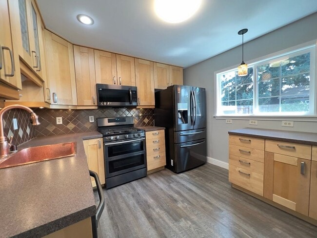 Building Photo - Beautifully Updated Four Bedroom Napa Home