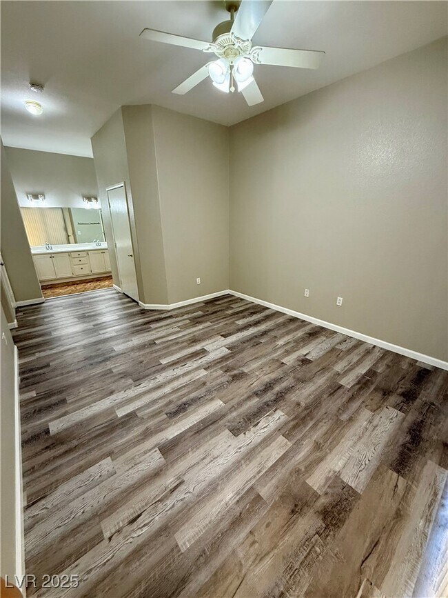 Building Photo - 10245 S Maryland Pkwy