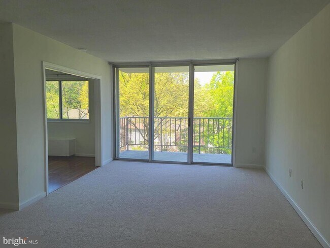 Building Photo - 2059 Huntington Ave