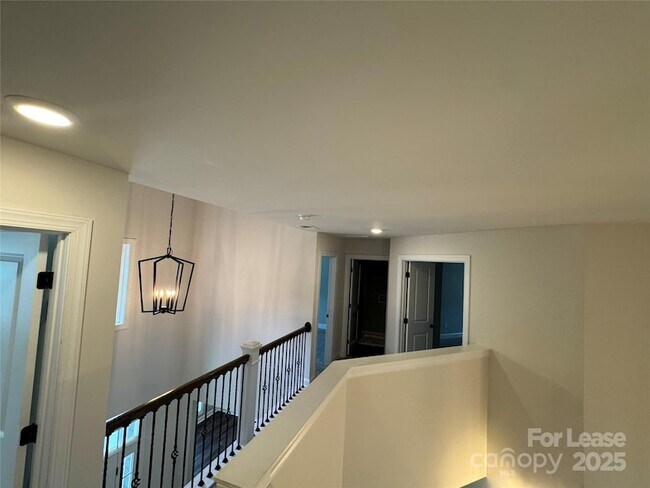 Building Photo - 3011 Waxhaw Crossing Dr