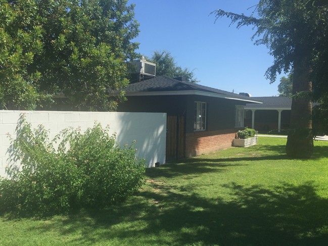 Building Photo - Mariposa Apartments