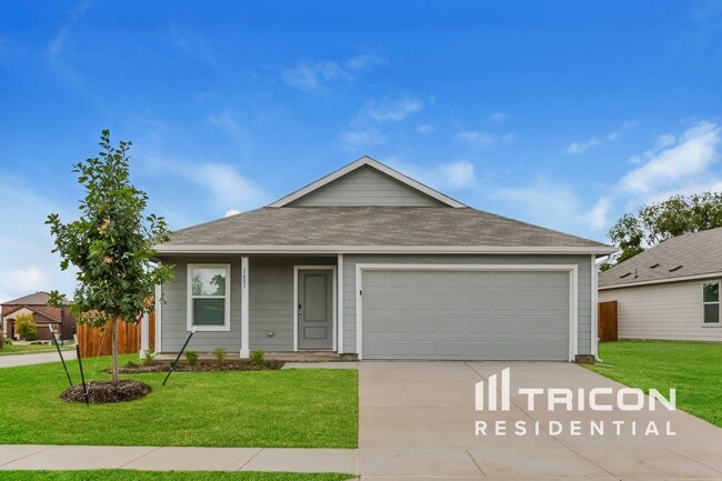 Building Photo - 1601 Parlier St