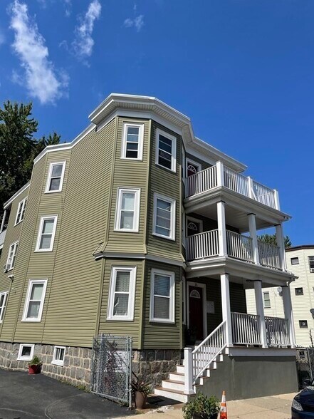 Primary Photo - 35 Cameron St