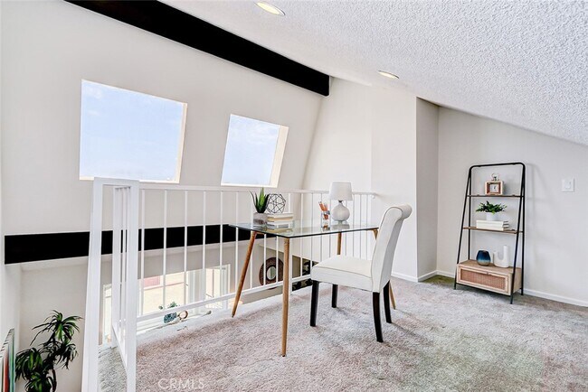 Loft - 4033 W 182nd St