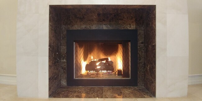 Building Photo - 406 Lillian Dr